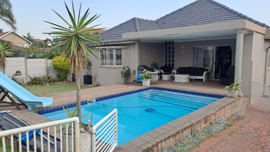 4 Bedroom Property for Sale in Brighton Beach KwaZulu-Natal