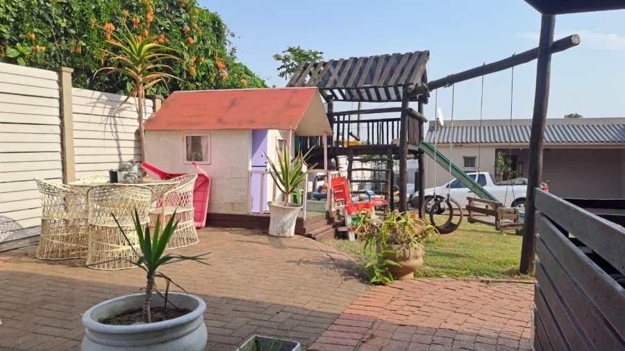 4 Bedroom Property for Sale in Brighton Beach KwaZulu-Natal