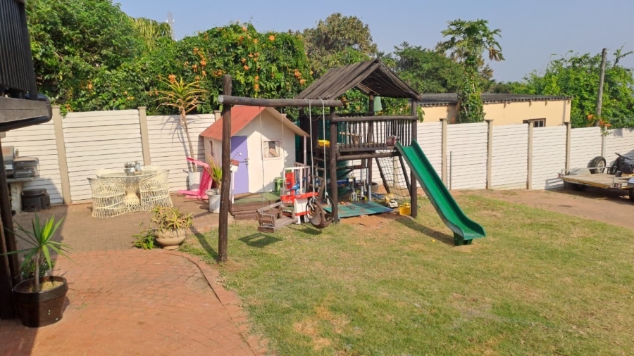 4 Bedroom Property for Sale in Brighton Beach KwaZulu-Natal