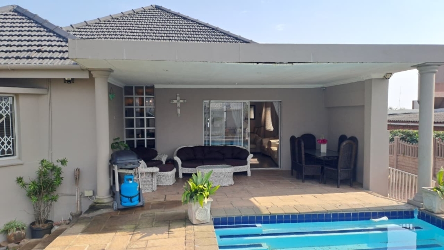 4 Bedroom Property for Sale in Brighton Beach KwaZulu-Natal