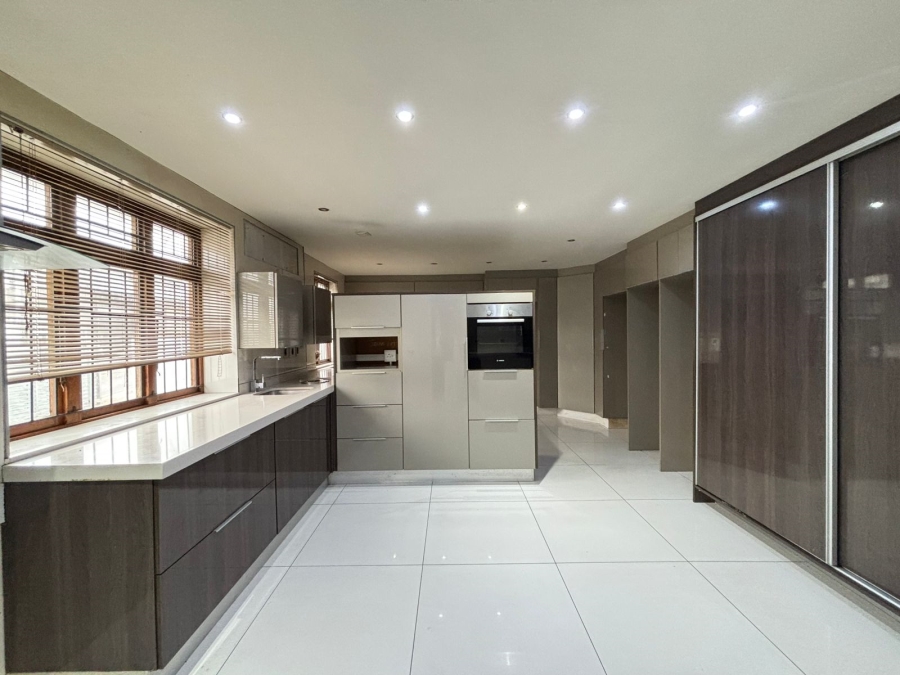 To Let 4 Bedroom Property for Rent in Essenwood KwaZulu-Natal