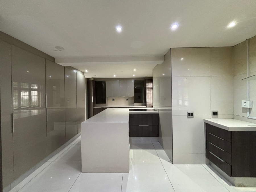 To Let 4 Bedroom Property for Rent in Essenwood KwaZulu-Natal