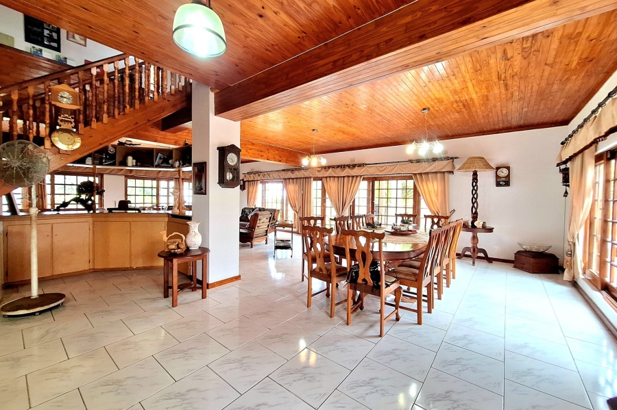 6 Bedroom Property for Sale in Winklespruit KwaZulu-Natal