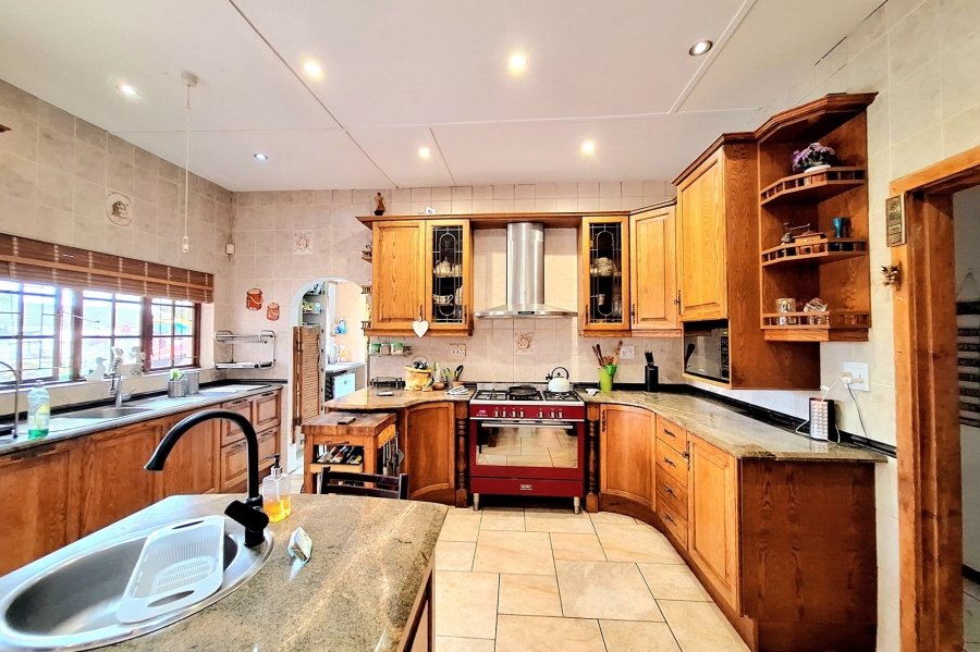 6 Bedroom Property for Sale in Winklespruit KwaZulu-Natal
