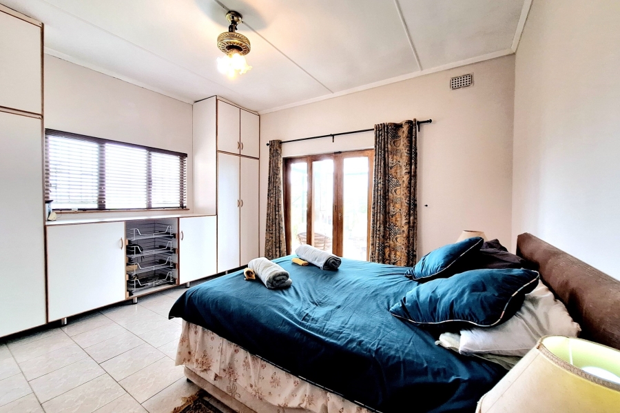 6 Bedroom Property for Sale in Winklespruit KwaZulu-Natal
