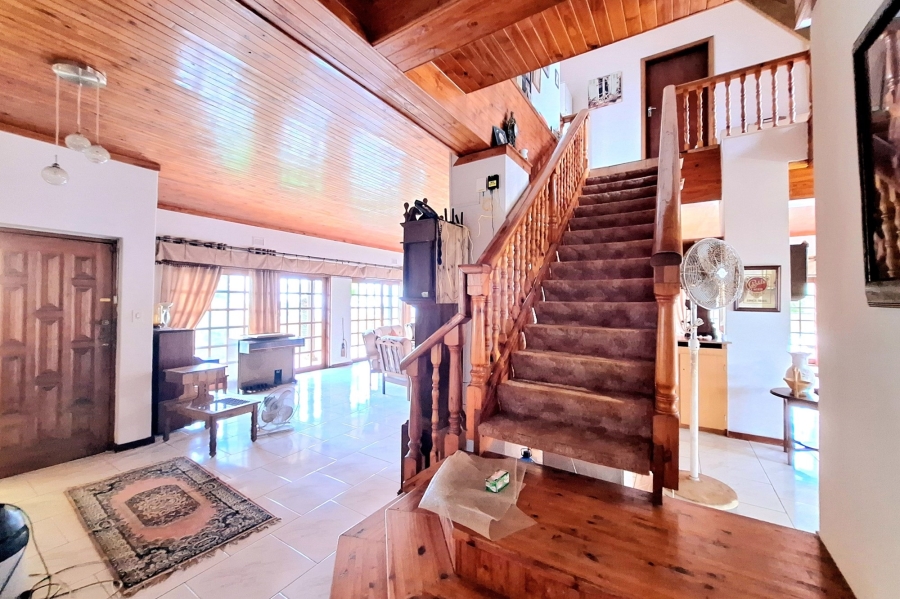 6 Bedroom Property for Sale in Winklespruit KwaZulu-Natal