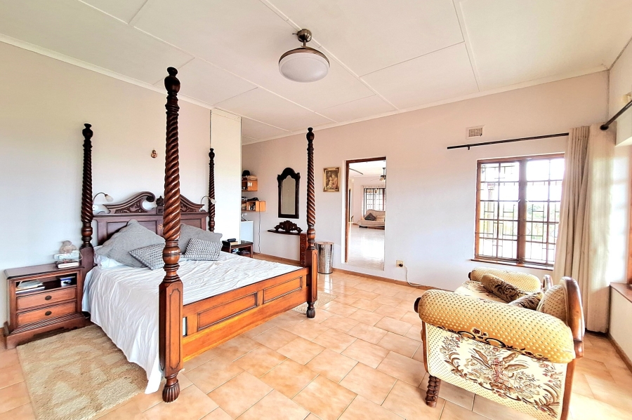 6 Bedroom Property for Sale in Winklespruit KwaZulu-Natal