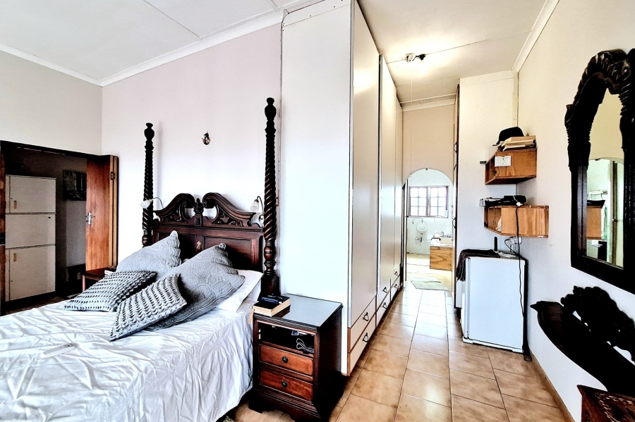 6 Bedroom Property for Sale in Winklespruit KwaZulu-Natal