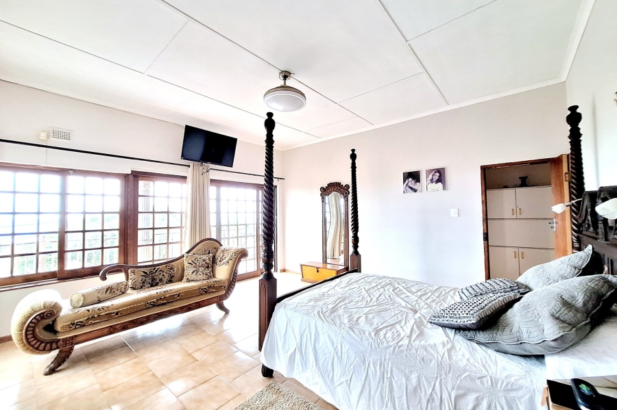 6 Bedroom Property for Sale in Winklespruit KwaZulu-Natal