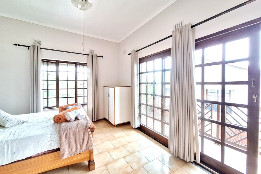 6 Bedroom Property for Sale in Winklespruit KwaZulu-Natal