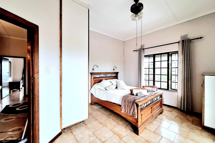 6 Bedroom Property for Sale in Winklespruit KwaZulu-Natal