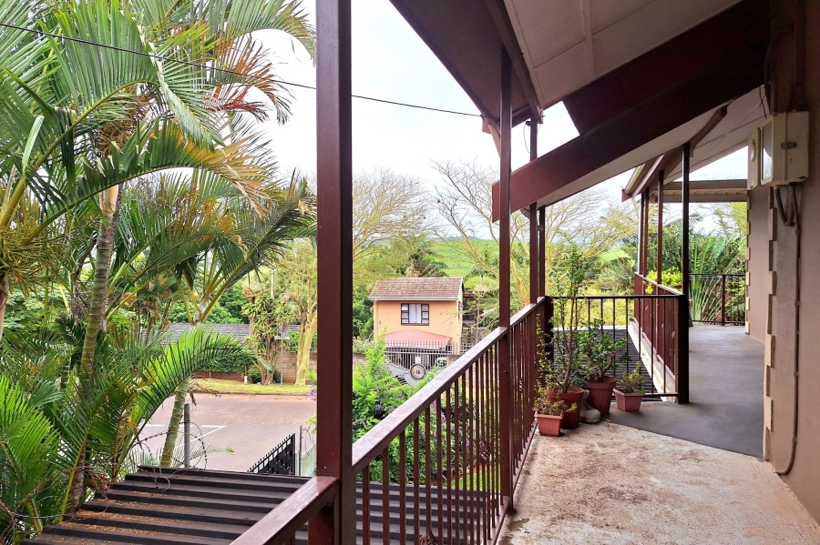 6 Bedroom Property for Sale in Winklespruit KwaZulu-Natal