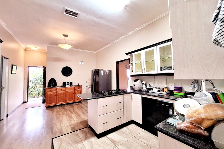 6 Bedroom Property for Sale in Winklespruit KwaZulu-Natal
