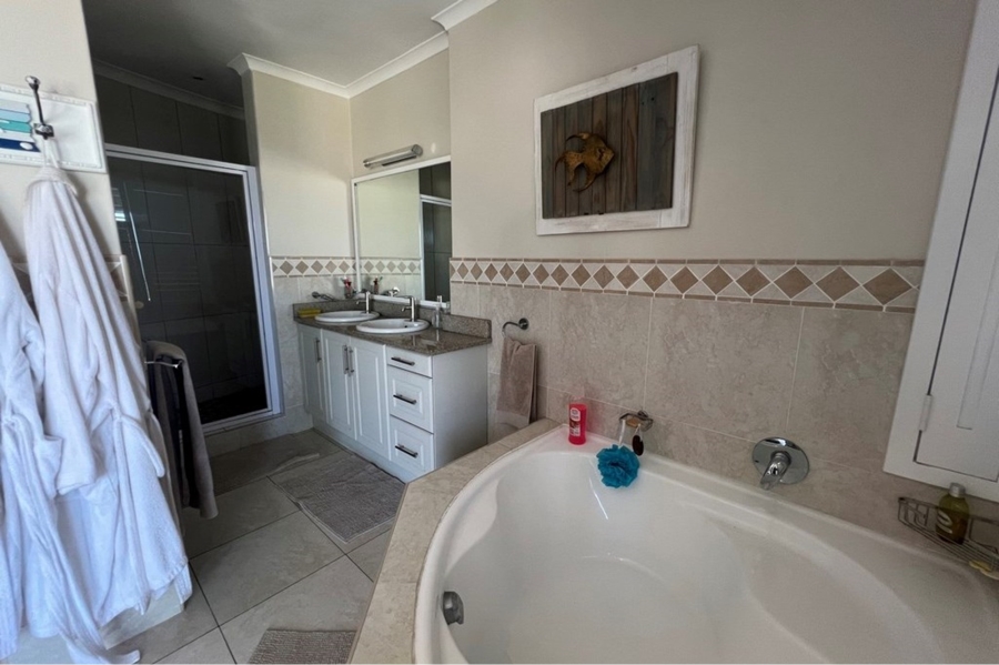4 Bedroom Property for Sale in Sheffield Beach KwaZulu-Natal