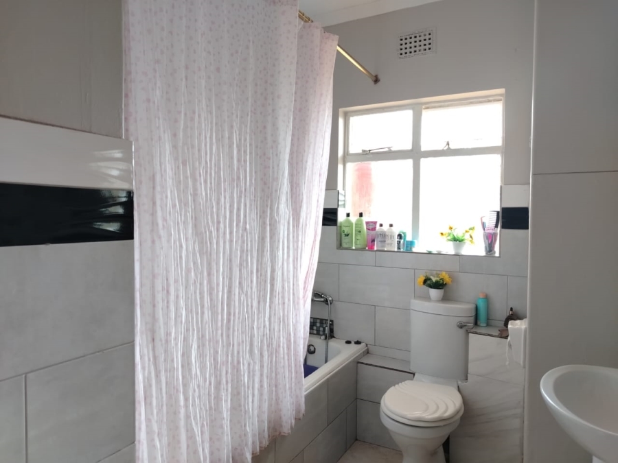 2 Bedroom Property for Sale in Empangeni Central KwaZulu-Natal