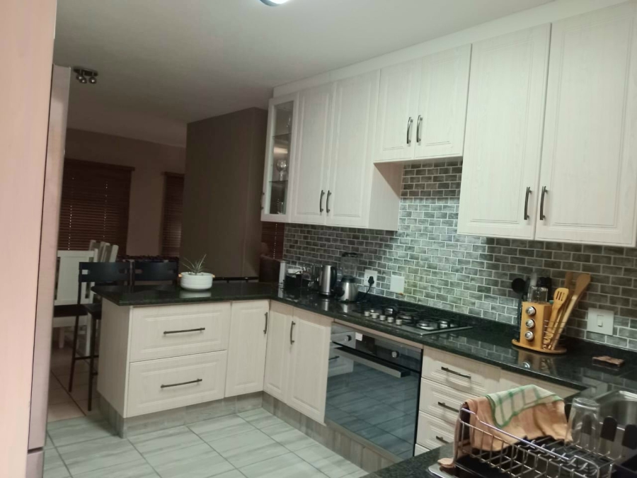 3 Bedroom Property for Sale in Uvongo KwaZulu-Natal
