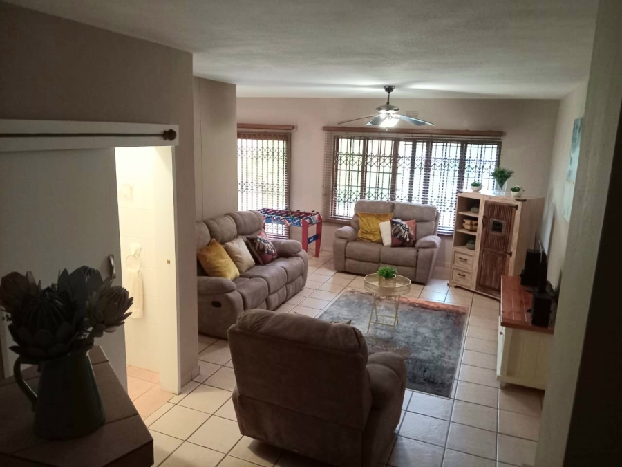3 Bedroom Property for Sale in Uvongo KwaZulu-Natal