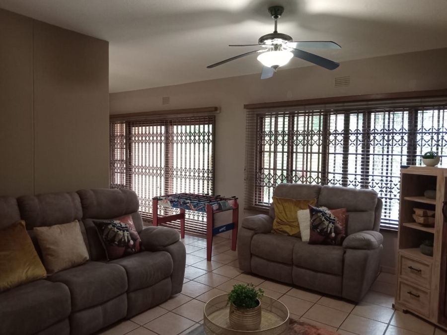 3 Bedroom Property for Sale in Uvongo KwaZulu-Natal