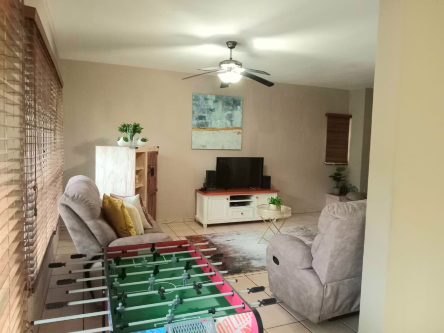 3 Bedroom Property for Sale in Uvongo KwaZulu-Natal