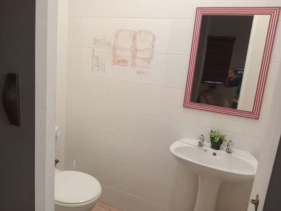 3 Bedroom Property for Sale in Uvongo KwaZulu-Natal