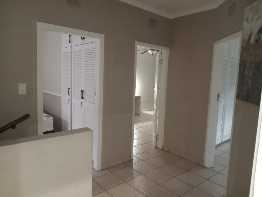 3 Bedroom Property for Sale in Uvongo KwaZulu-Natal