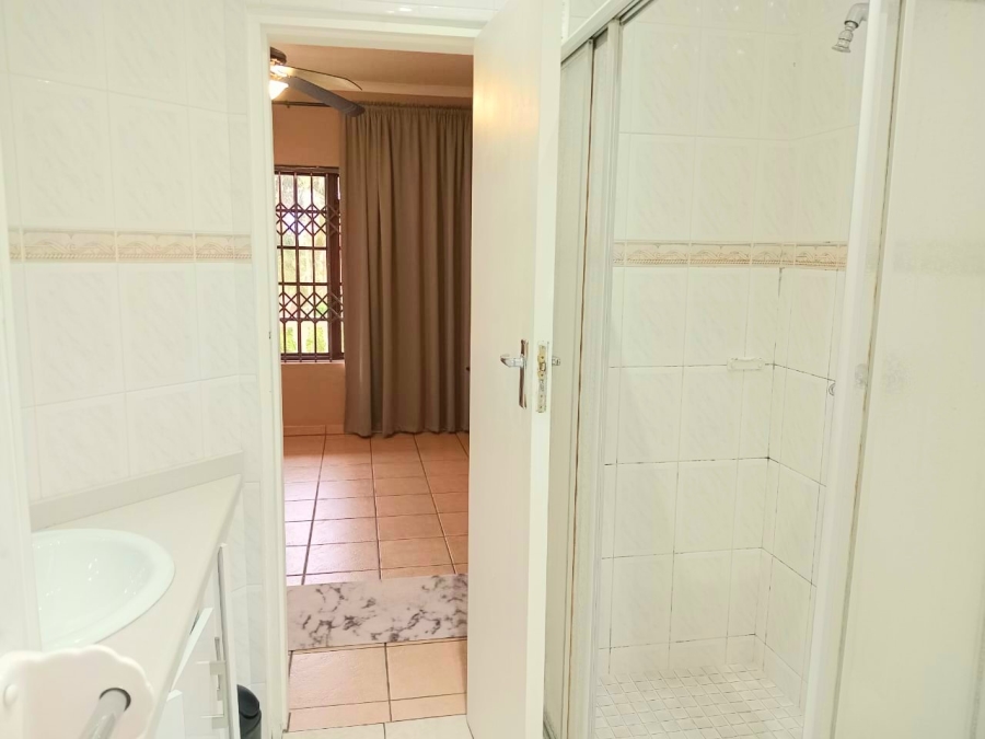 3 Bedroom Property for Sale in Uvongo KwaZulu-Natal