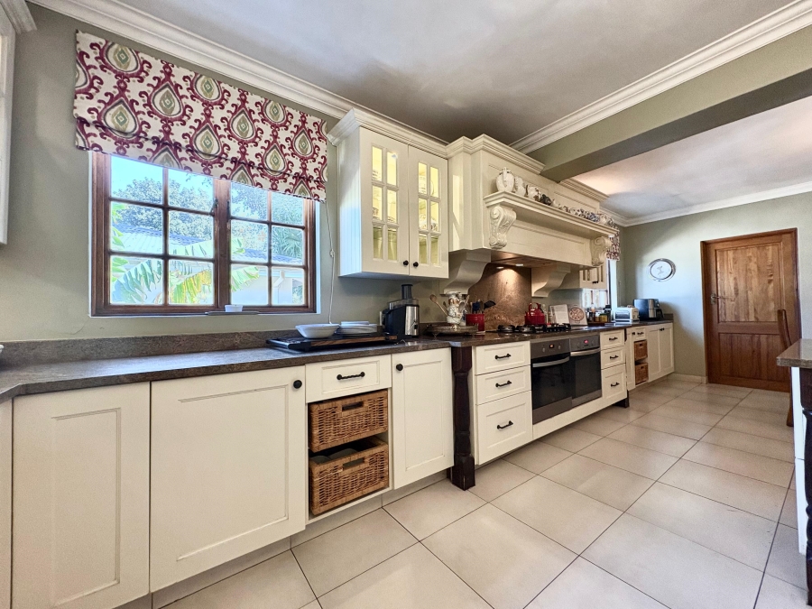 5 Bedroom Property for Sale in Ballito Central KwaZulu-Natal
