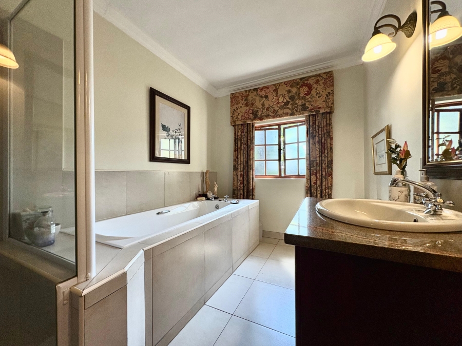 5 Bedroom Property for Sale in Ballito Central KwaZulu-Natal