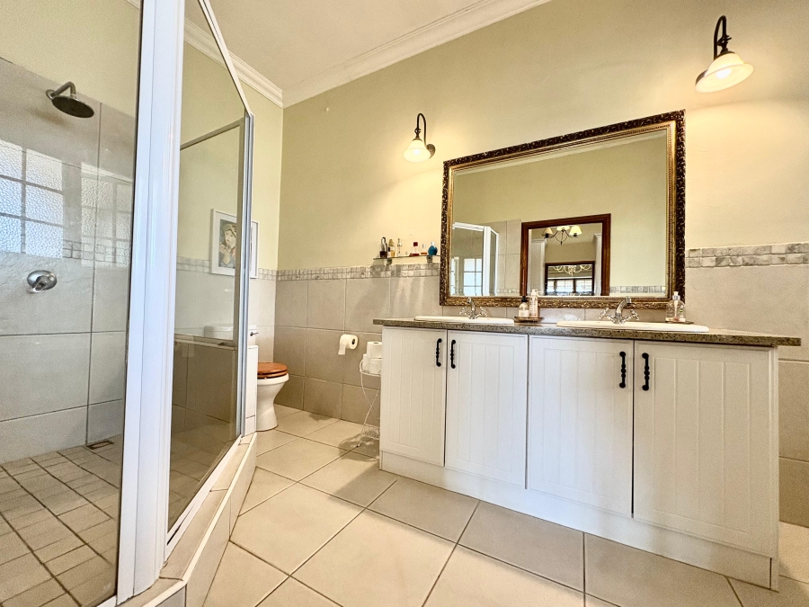 5 Bedroom Property for Sale in Ballito Central KwaZulu-Natal