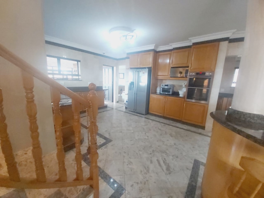 5 Bedroom Property for Sale in Treasure Beach KwaZulu-Natal