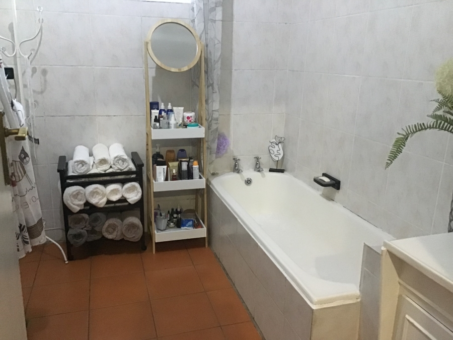 5 Bedroom Property for Sale in Clarendon KwaZulu-Natal