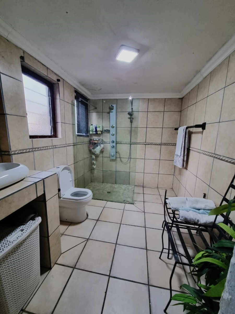 5 Bedroom Property for Sale in Clarendon KwaZulu-Natal