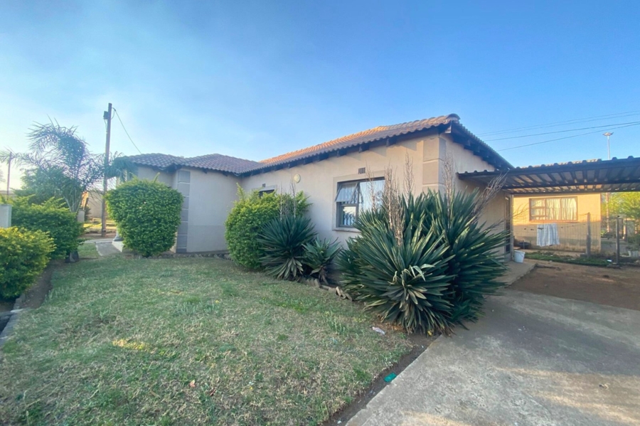 3 Bedroom Property for Sale in Bhekuzulu KwaZulu-Natal