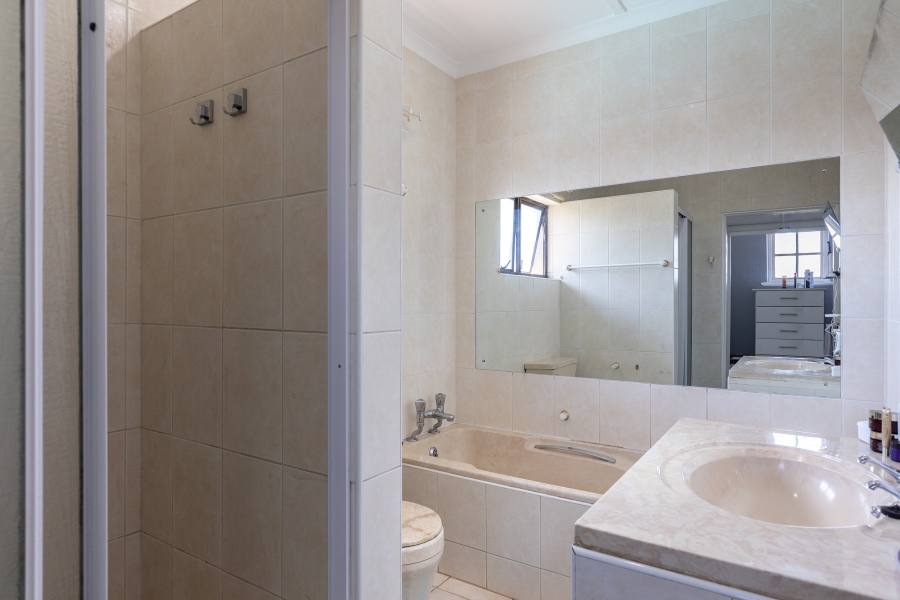 5 Bedroom Property for Sale in Glen Hills KwaZulu-Natal