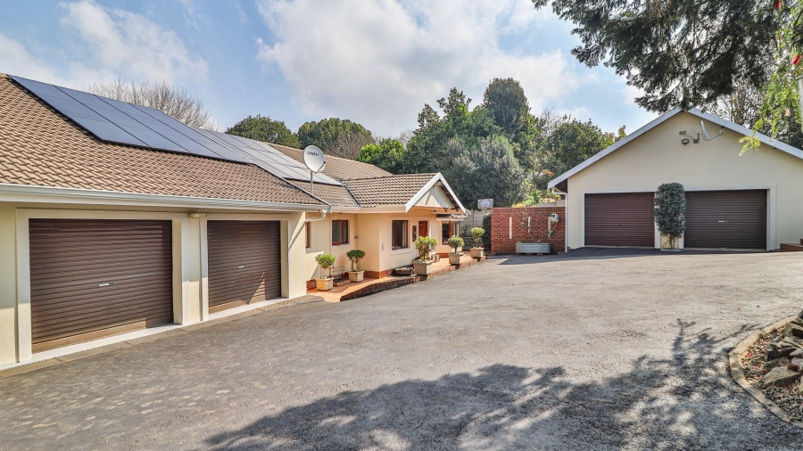 4 Bedroom Property for Sale in Mountain Homes KwaZulu-Natal