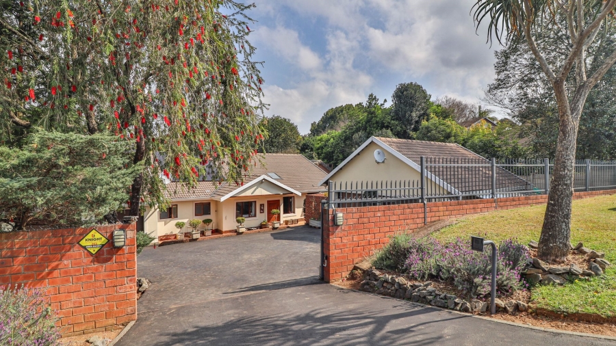 4 Bedroom Property for Sale in Mountain Homes KwaZulu-Natal