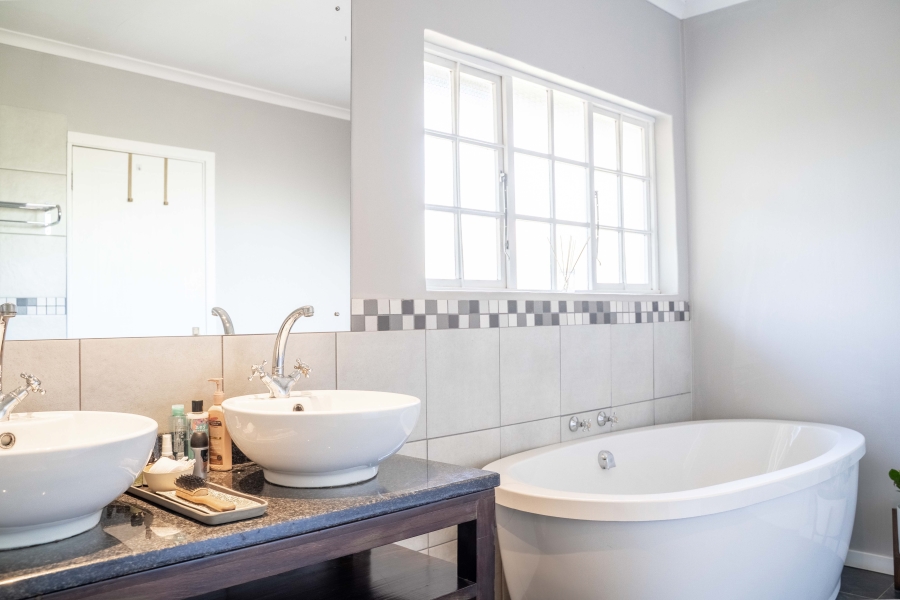 4 Bedroom Property for Sale in Kloof KwaZulu-Natal