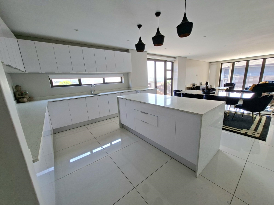 5 Bedroom Property for Sale in Izinga KwaZulu-Natal