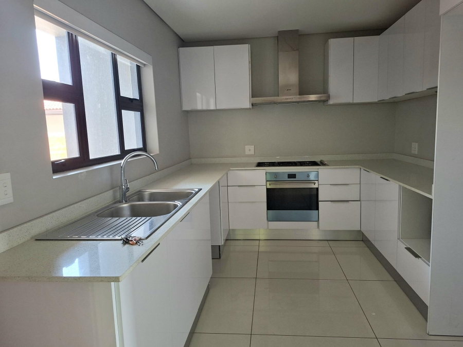 5 Bedroom Property for Sale in Izinga KwaZulu-Natal