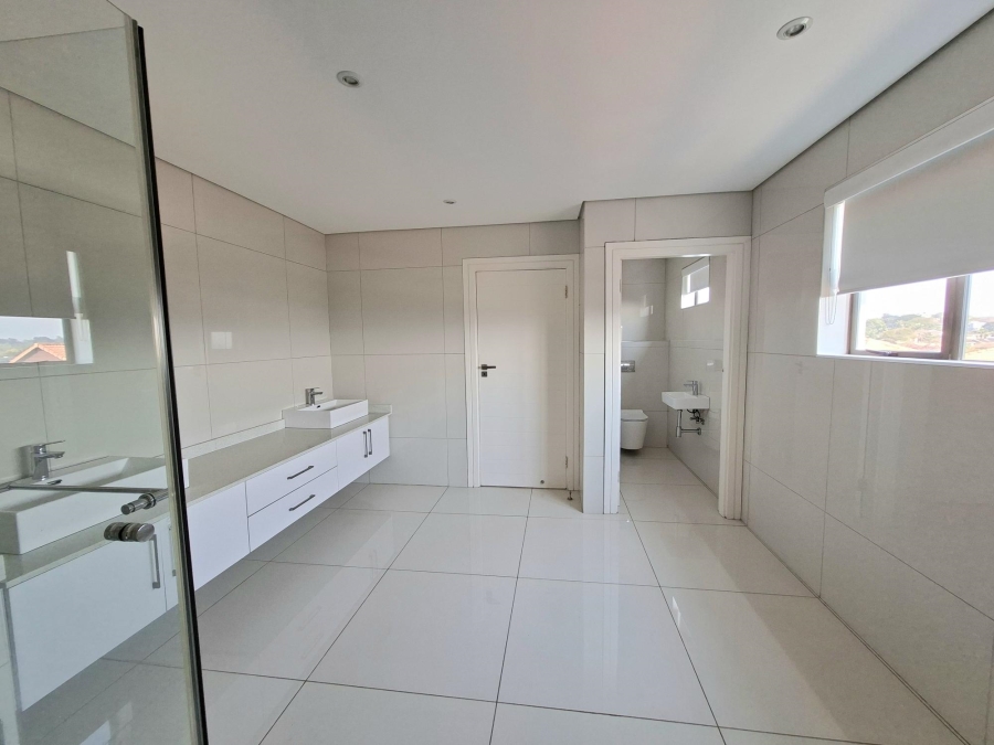 5 Bedroom Property for Sale in Izinga KwaZulu-Natal