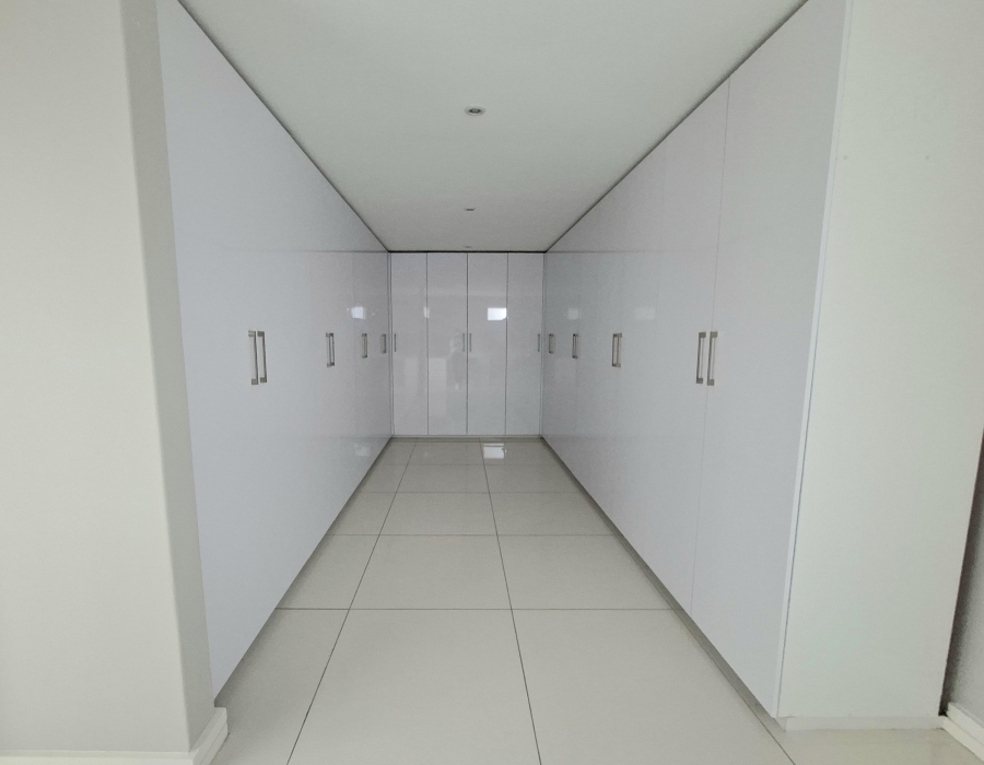 5 Bedroom Property for Sale in Izinga KwaZulu-Natal