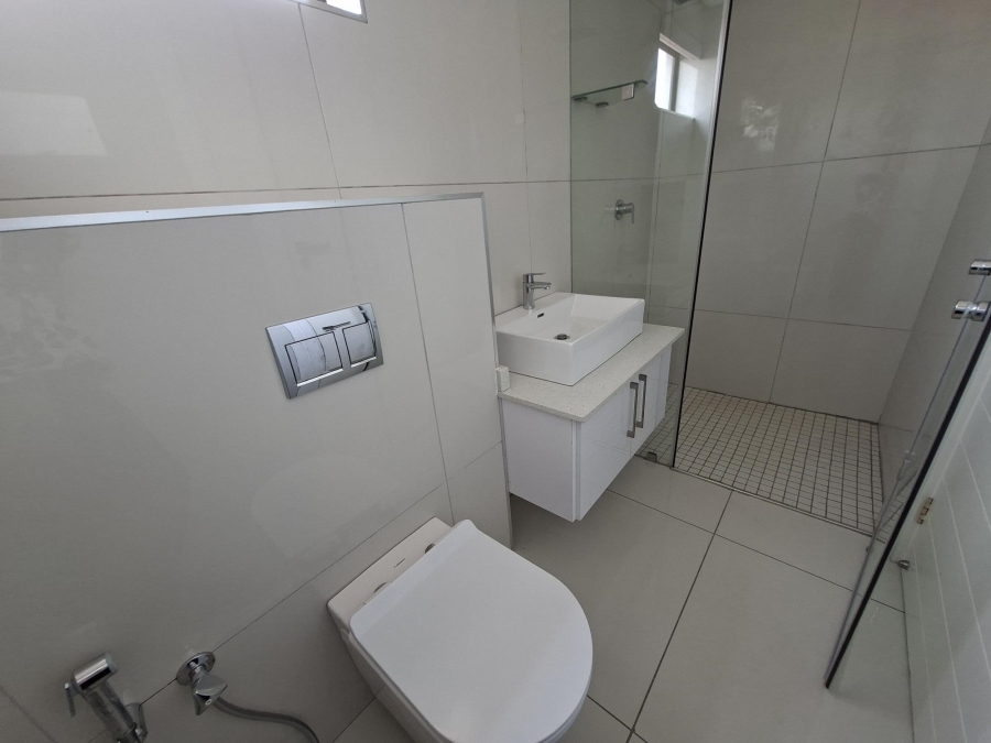 5 Bedroom Property for Sale in Izinga KwaZulu-Natal