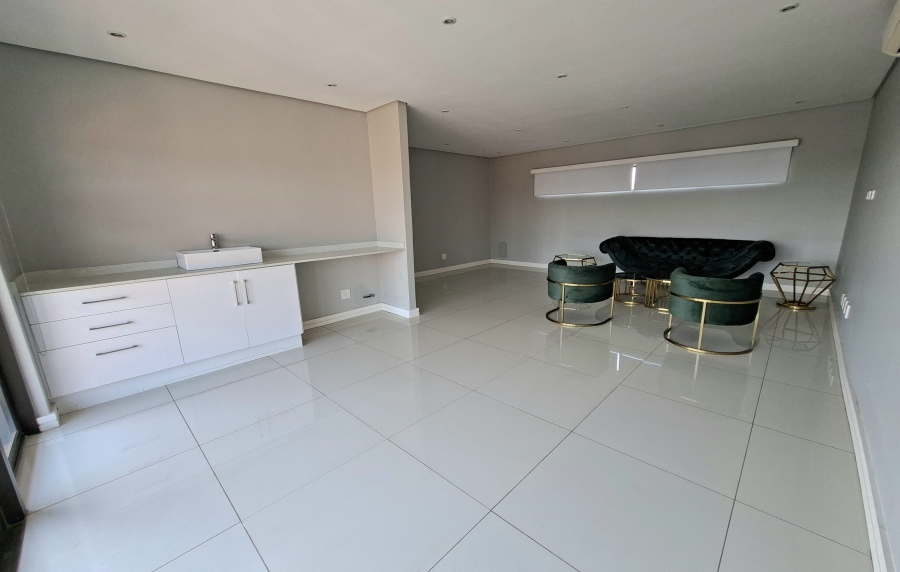 5 Bedroom Property for Sale in Izinga KwaZulu-Natal