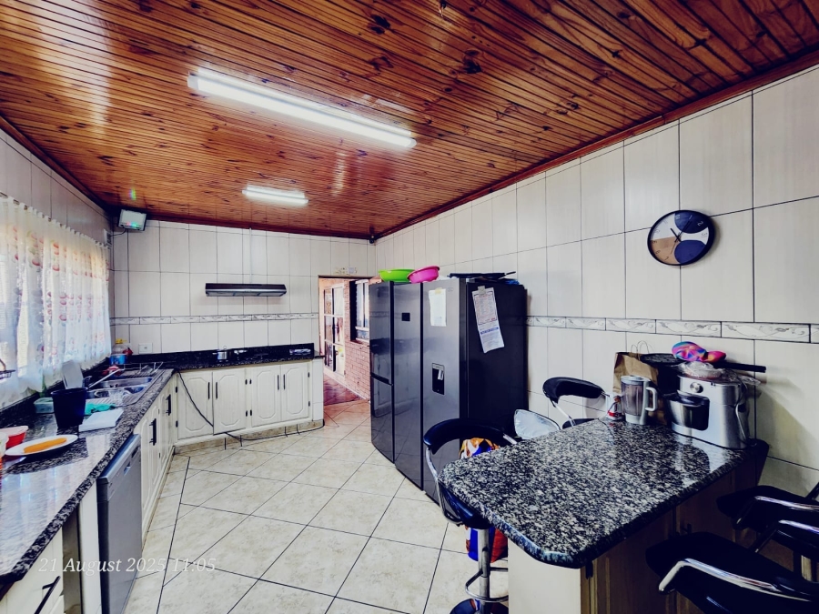 7 Bedroom Property for Sale in Hayfields KwaZulu-Natal