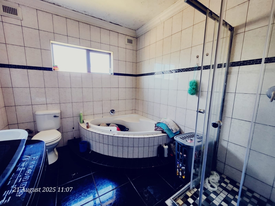 7 Bedroom Property for Sale in Hayfields KwaZulu-Natal