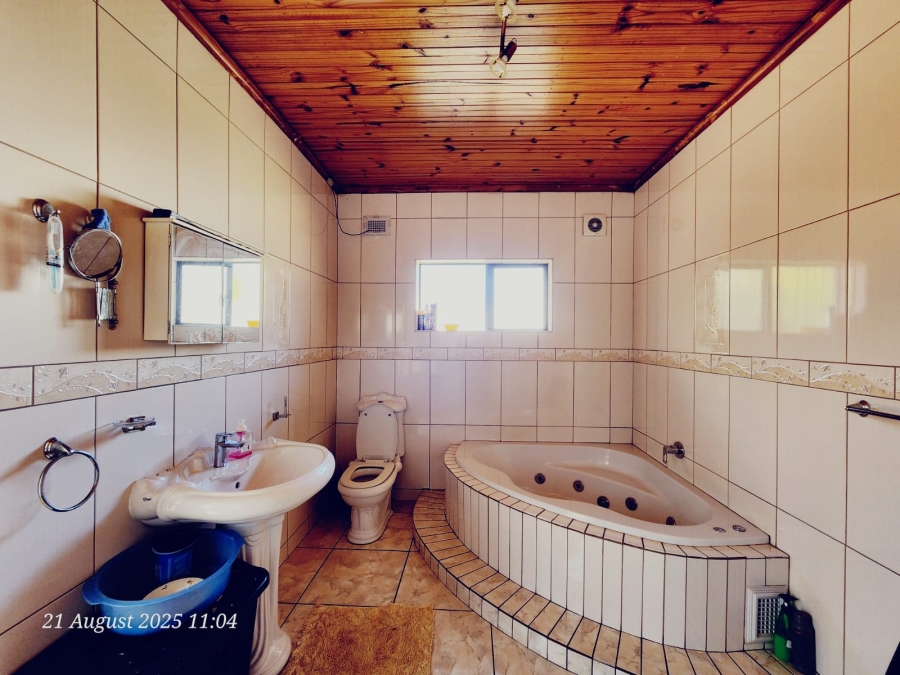 7 Bedroom Property for Sale in Hayfields KwaZulu-Natal
