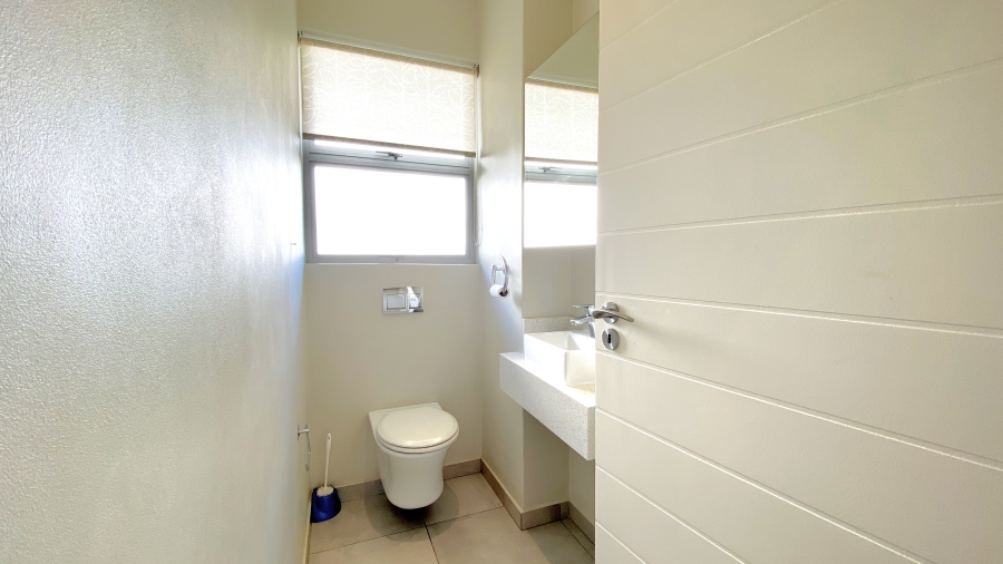 2 Bedroom Property for Sale in Renishaw Hills KwaZulu-Natal