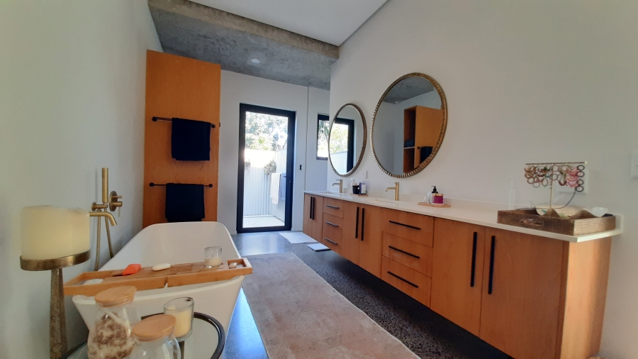 4 Bedroom Property for Sale in Elaleni Coastal Forest Estate KwaZulu-Natal