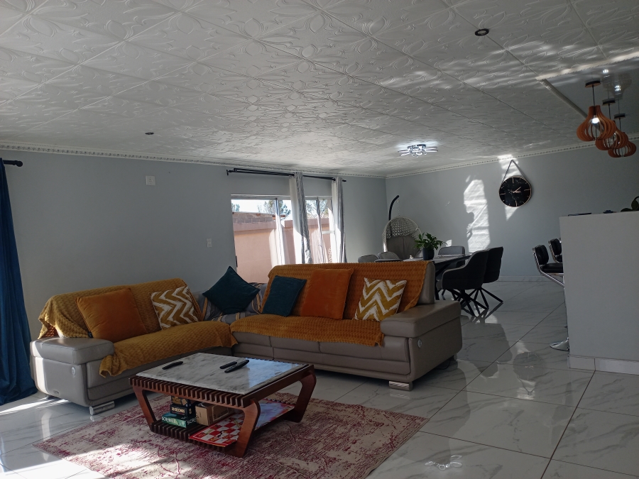 4 Bedroom Property for Sale in Sunset View KwaZulu-Natal