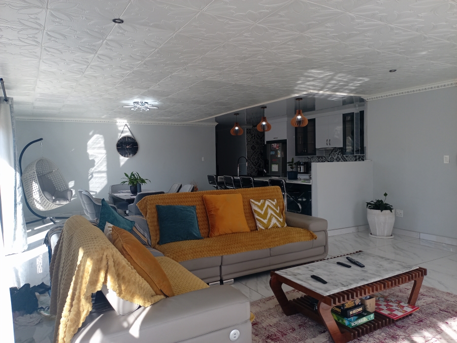 4 Bedroom Property for Sale in Sunset View KwaZulu-Natal